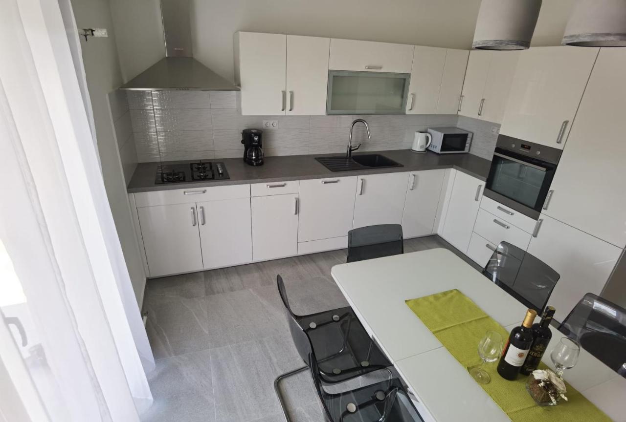 Apartman Bura Leilighet Posedarje Eksteriør bilde
